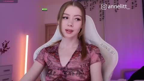 Snapshot of annelitt chatting on December 17, 10:16 pm annelitt online show from December 17, 10:16 pm