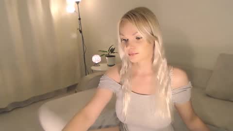 Snapshot of annett chatting on September 19, 1:07 am Annett online show from September 19, 1:07 am