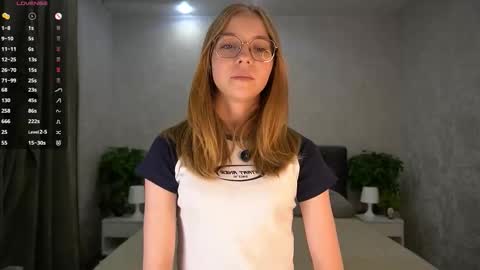 Snapshot of annettaregino chatting on November 8, 6:51 pm Eva online show from November 8, 6:51 pm