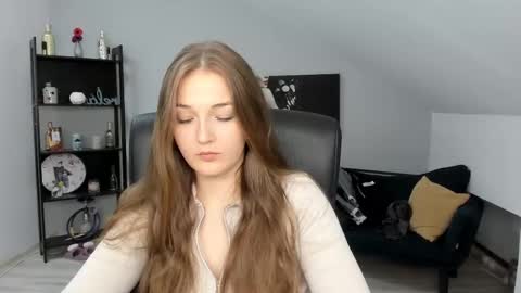 annewilsonn online show from November 21, 4:44 am