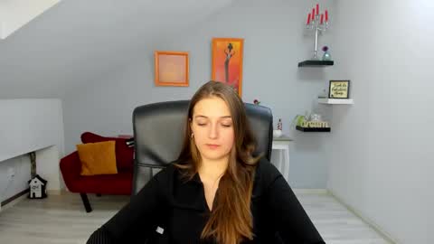 annewilsonn online show from January 8, 3:47 pm