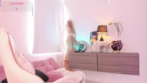 Angel online show from April 29, 4:00 pm