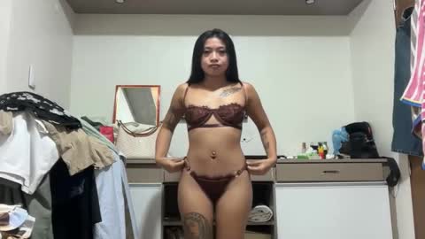 annhottiespicy online show from October 18, 2:07 pm