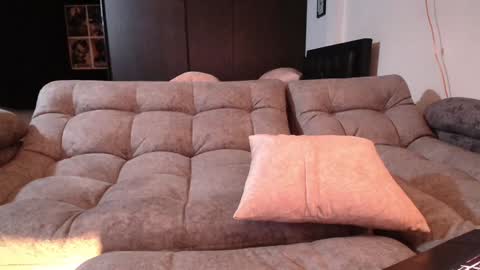 Snapshot of anni_art chatting on January 16, 11:48 pm Anni online show from January 16, 11:48 pm