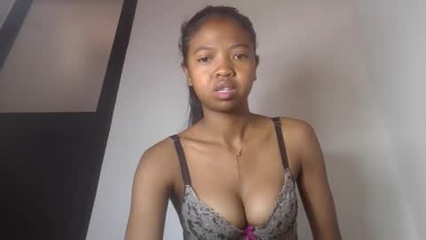 Snapshot of annica86 chatting on June 6, 4:39 am annica86 online show from June 6, 4:39 am