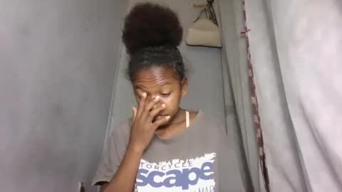 annick98 online show from February 22, 7:40 am