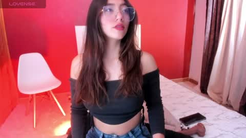 Snapshot of annie18_ chatting on July 23, 7:34 pm Annie online show from July 23, 7:34 pm