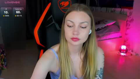 Snapshot of annie69kiss chatting on May 27, 11:13 pm Annie online show from May 27, 11:13 pm