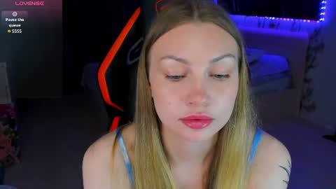 Snapshot of annie69kiss chatting on July 29, 8:18 pm Annie online show from July 29, 8:18 pm
