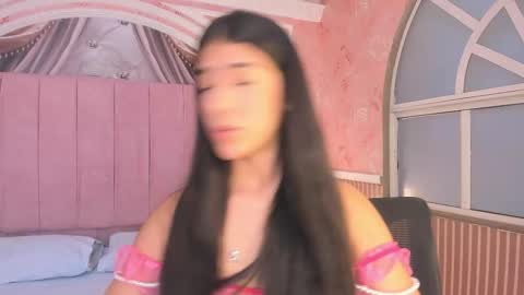 Snapshot of annie__bear chatting on December 18, 11:49 am Annie online show from December 18, 11:49 am