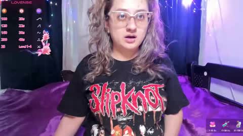 Snapshot of annie_bigboobs_ chatting on March 11, 9:04 pm Ana Bolena independent model online show from March 11, 9:04 pm