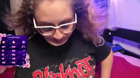 Snapshot of annie_bigboobs_ chatting on September 8, 11:26 pm Ana Bolena independent model online show from September 8, 11:26 pm