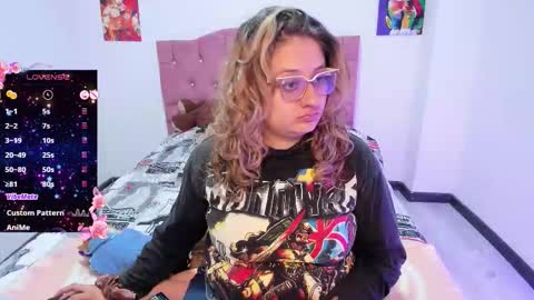 Snapshot of annie_bigboobs_ chatting on October 25, 4:31 am Ana Bolena independent model online show from October 25, 4:31 am