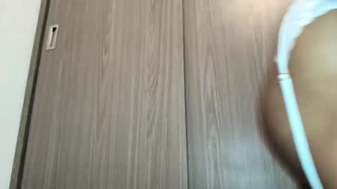 Snapshot of annie_darling_ chatting on June 10, 11:20 am A N G E L online show from June 10, 11:20 am