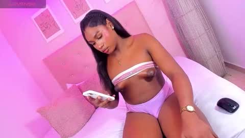 Snapshot of annie_dolce_ chatting on November 23, 12:27 pm annie_dolce_ online show from November 23, 12:27 pm