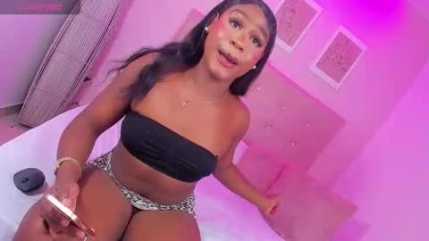 annie_dolce_ online show from December 17, 1:00 am