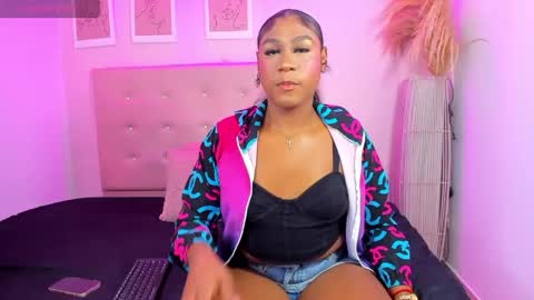 Snapshot of annie_dolce_ chatting on June 9, 12:17 pm annie_dolce_ online show from June 9, 12:17 pm