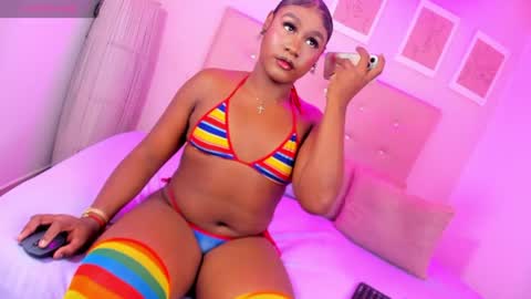 Snapshot of annie_dolce_ chatting on June 22, 5:21 pm annie_dolce_ online show from June 22, 5:21 pm