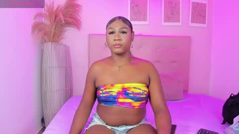 Snapshot of annie_dolce_ chatting on June 25, 11:59 am annie_dolce_ online show from June 25, 11:59 am