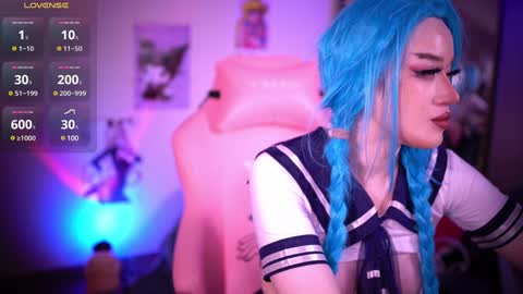 Annie May   online show from December 14, 6:20 pm