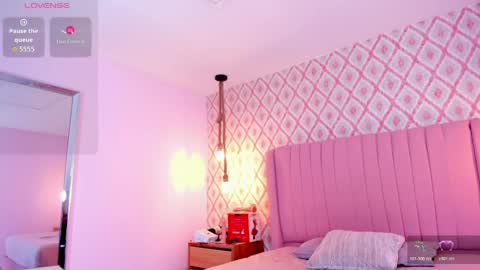 I S A B E L online show from April 25, 12:41 pm