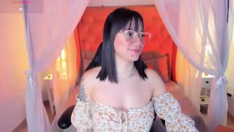 Snapshot of annie_petters chatting on June 12, 12:15 pm Aniie online show from June 12, 12:15 pm