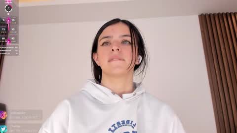 Annie Roberts online show from December 3, 2:25 am