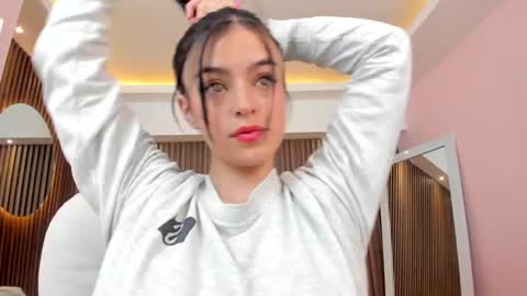 Annie Roberts online show from March 1, 11:39 am