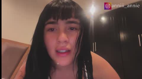 JEANNE no olvides seguirme dont forget follow me  uu online show from October 8, 8:50 pm
