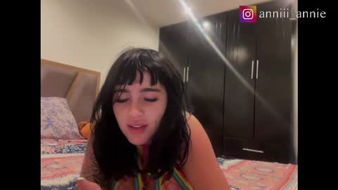 Snapshot of annie_snow_ chatting on October 23, 8:51 pm JEANNE no olvides seguirme dont forget follow me uu online show from October 23, 8:51 pm