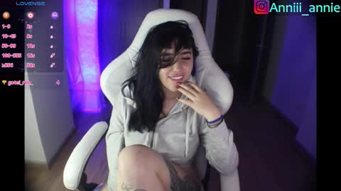 JEANNE no olvides seguirme dont forget follow me  uu online show from February 28, 11:28 pm