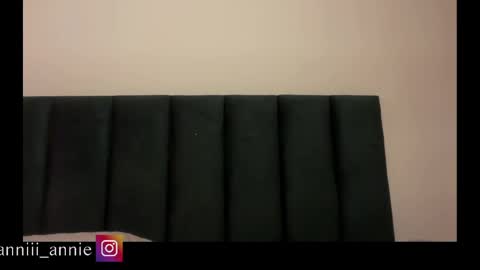 JEANNE no olvides seguirme dont forget follow me  uu online show from May 1, 11:42 pm