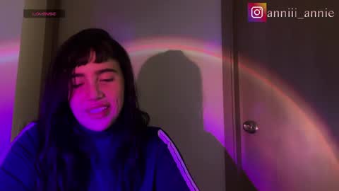 Snapshot of annie_snow_ chatting on June 11, 12:32 am JEANNE no olvides seguirme dont forget follow me uu online show from June 11, 12:32 am