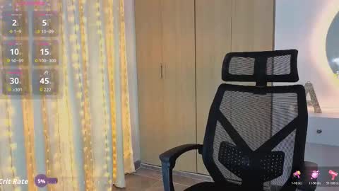 Snapshot of annieboobs_ chatting on February 13, 6:15 pm annieboobs_ online show from February 13, 6:15 pm