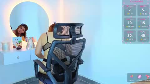 annieboobs_ online show from April 30, 4:35 pm