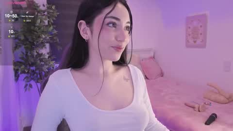 Snapshot of anniebrie chatting on November 15, 6:00 am Cassandra online show from November 15, 6:00 am