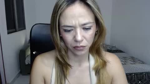 Annie online show from May 31, 3:04 am