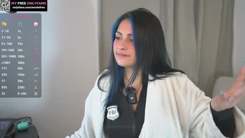 Snapshot of annieguzman_ chatting on October 23, 2:33 am Annie FREE TRIAL IN BIO online show from October 23, 2:33 am