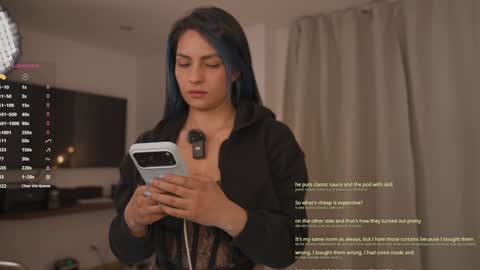 Snapshot of annieguzman_ chatting on February 19, 3:02 am Annie FREE TRIAL IN BIO online show from February 19, 3:02 am