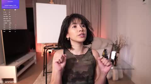 Snapshot of anniehillofficial_ chatting on February 12, 9:11 pm anniehillofficial_ online show from February 12, 9:11 pm