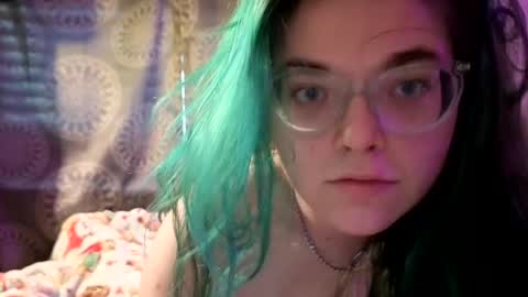 Snapshot of anniemarie445 chatting on July 27, 3:19 pm Darlingskiesxo online show from July 27, 3:19 pm