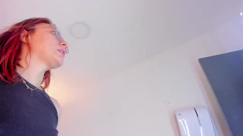 Snapshot of anniemartinezz chatting on December 18, 6:14 pm Annie online show from December 18, 6:14 pm