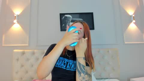 Snapshot of anniemartinezz chatting on December 23, 12:41 pm Annie online show from December 23, 12:41 pm