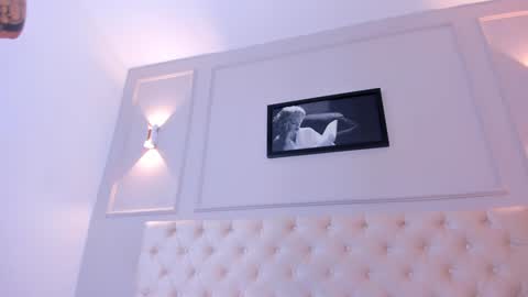 Snapshot of anniemartinezz chatting on December 28, 12:13 pm Annie online show from December 28, 12:13 pm