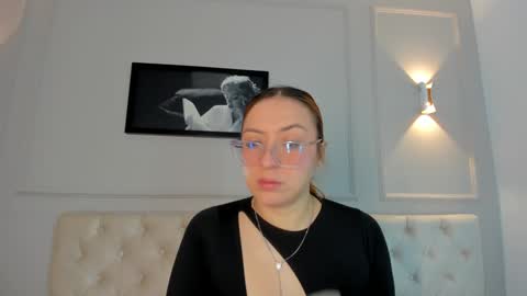 Snapshot of anniemartinezz chatting on January 23, 11:58 am Annie online show from January 23, 11:58 am