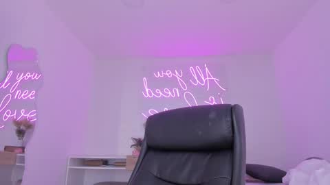 Snapshot of anniemartinezz chatting on January 30, 8:42 pm Annie online show from January 30, 8:42 pm