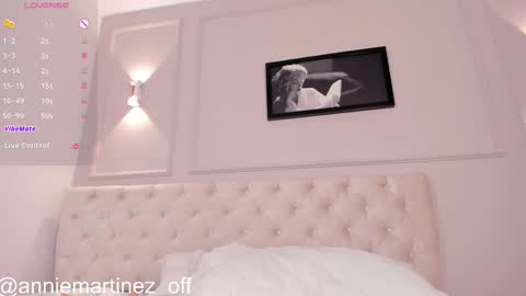 Snapshot of anniemartinezz chatting on February 21, 6:04 pm Annie online show from February 21, 6:04 pm