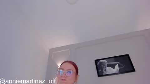 Snapshot of anniemartinezz chatting on February 23, 11:44 am Annie online show from February 23, 11:44 am