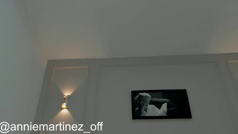 Snapshot of anniemartinezz chatting on February 26, 11:30 am Annie online show from February 26, 11:30 am