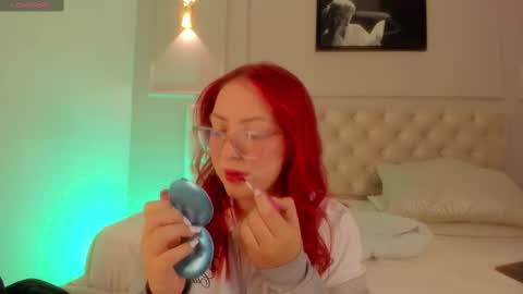 Snapshot of anniemartinezz chatting on September 10, 12:05 pm Annie online show from September 10, 12:05 pm